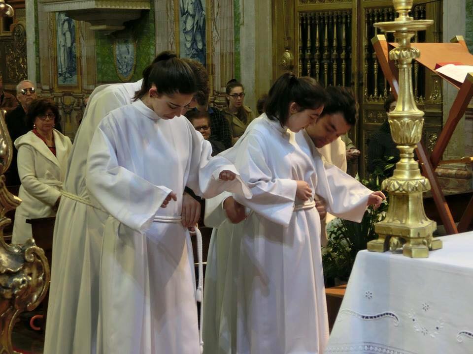 acolitosInvestiduras