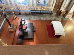 Vista desde a sala dos acólitos